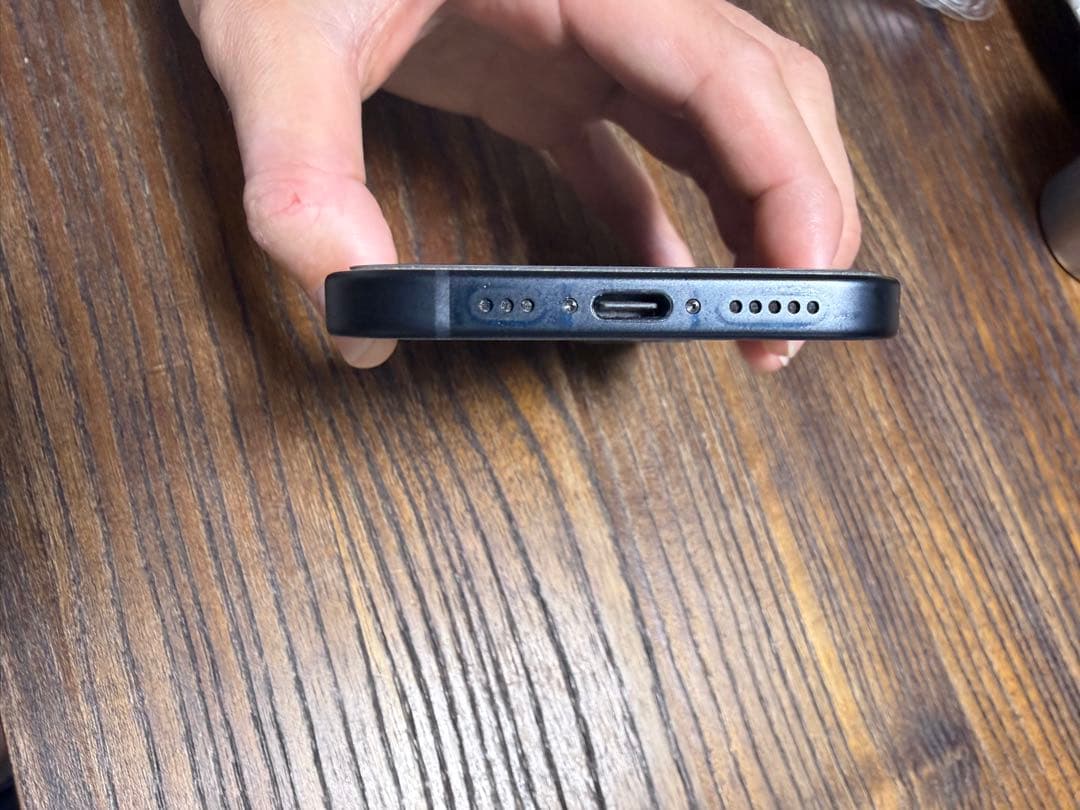 iPhone 15 128GB ブラック　本体