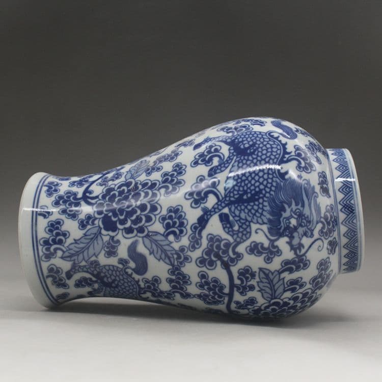 青花釉下彩麒麟花将軍缶 景徳鎮 陶磁器 装飾品 現代工芸品 美術品 置物