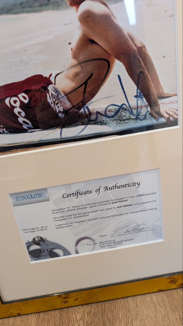 ジョッシュハートネット直筆サイン入りポートレート