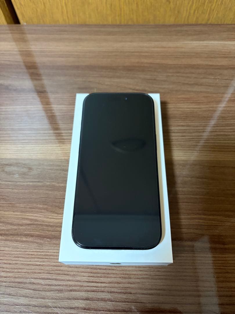 iPhone16 pro 512GBブラックチタニウム SIMフリー おまけ付き