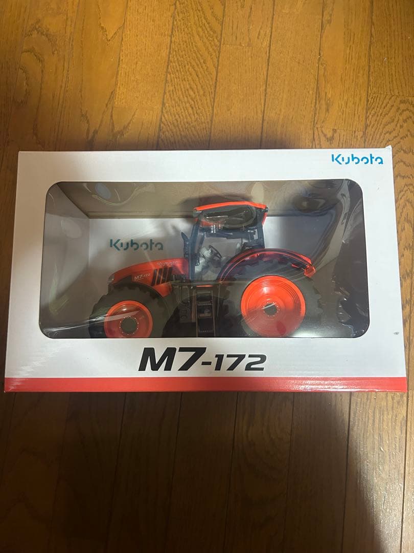 Kubota M7-172 トラクター模型ミニカー