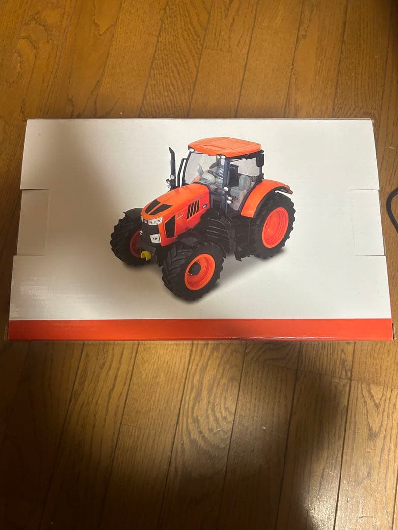 Kubota M7-172 トラクター模型ミニカー
