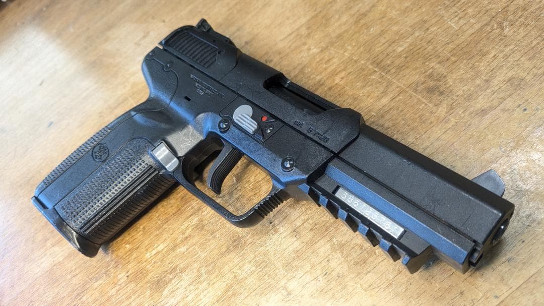 マルシン　FN 5-7 CO2 ガスブローバック 動作OK