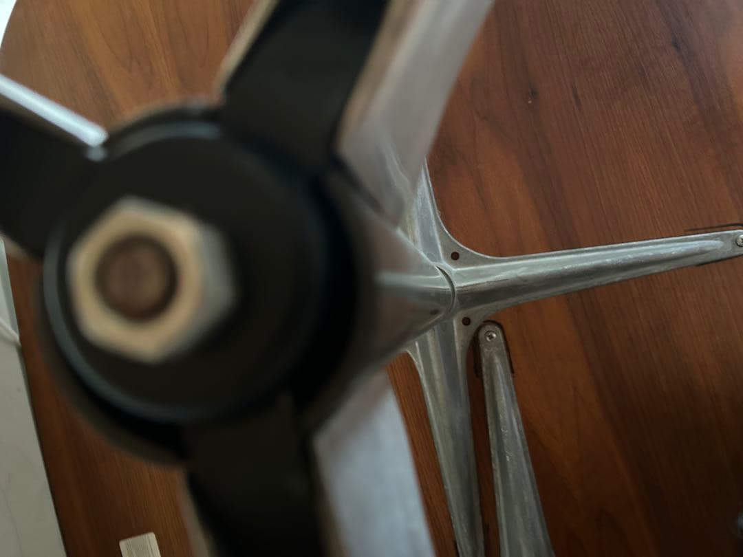 （値下げ）【引取限定】ハーマンミラー　イームズ　セグメンテッドベーステーブル