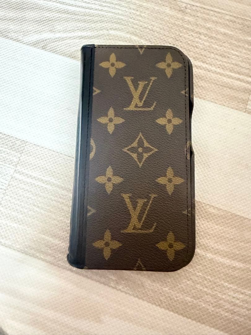 Louis Vuitton 手帳型レザーケース　iPhone15pro