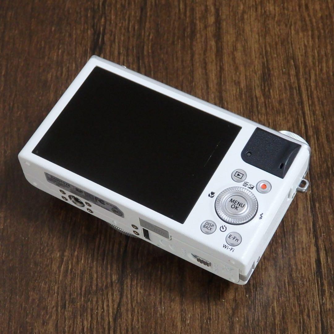 動作確認済　FUJI FILM XQ2 ホワイト 富士フイルム