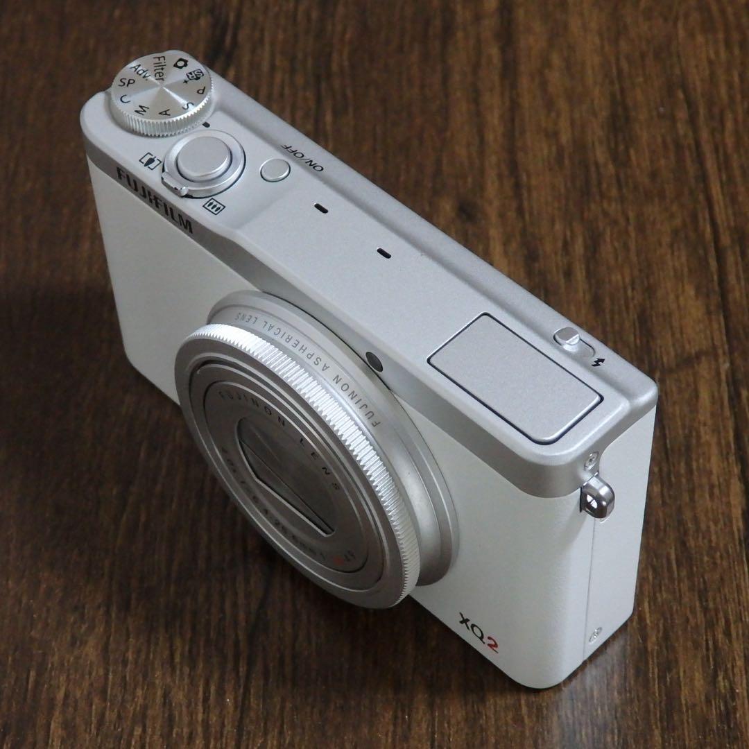 動作確認済　FUJI FILM XQ2 ホワイト 富士フイルム