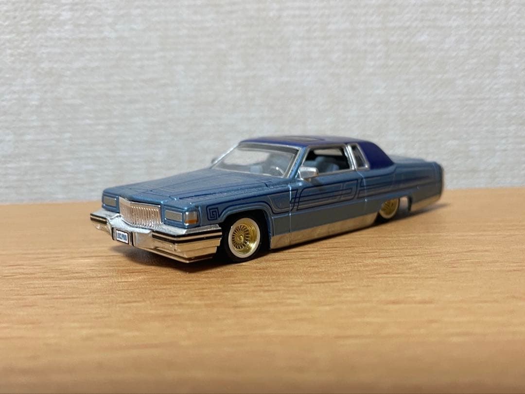 1/64 ローライダー キャデラック ブロアム ミニカー jadatoys