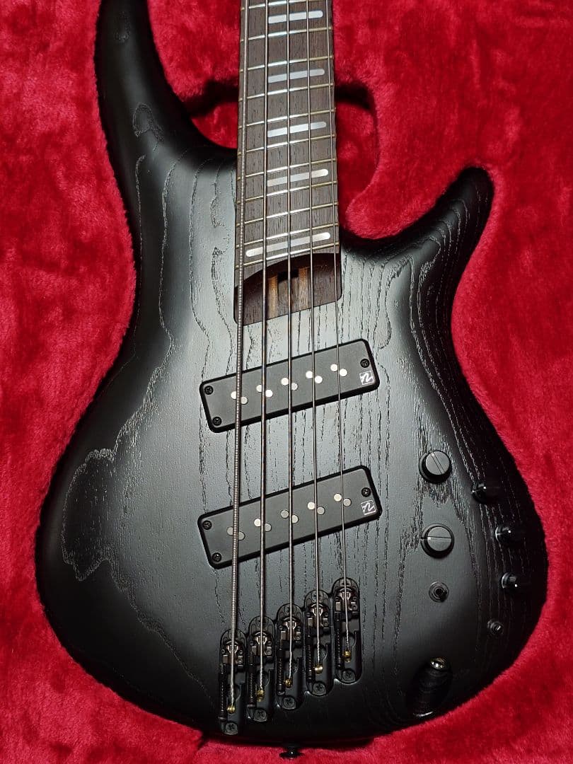 Ibanez Prestige SRMS5-WK　重量3.8kg　5弦ベース