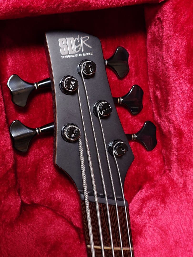 Ibanez Prestige SRMS5-WK　重量3.8kg　5弦ベース
