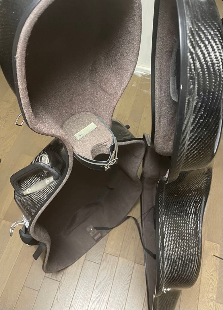 伝統と信頼のドイツGEWA製カーボンチェロケース。