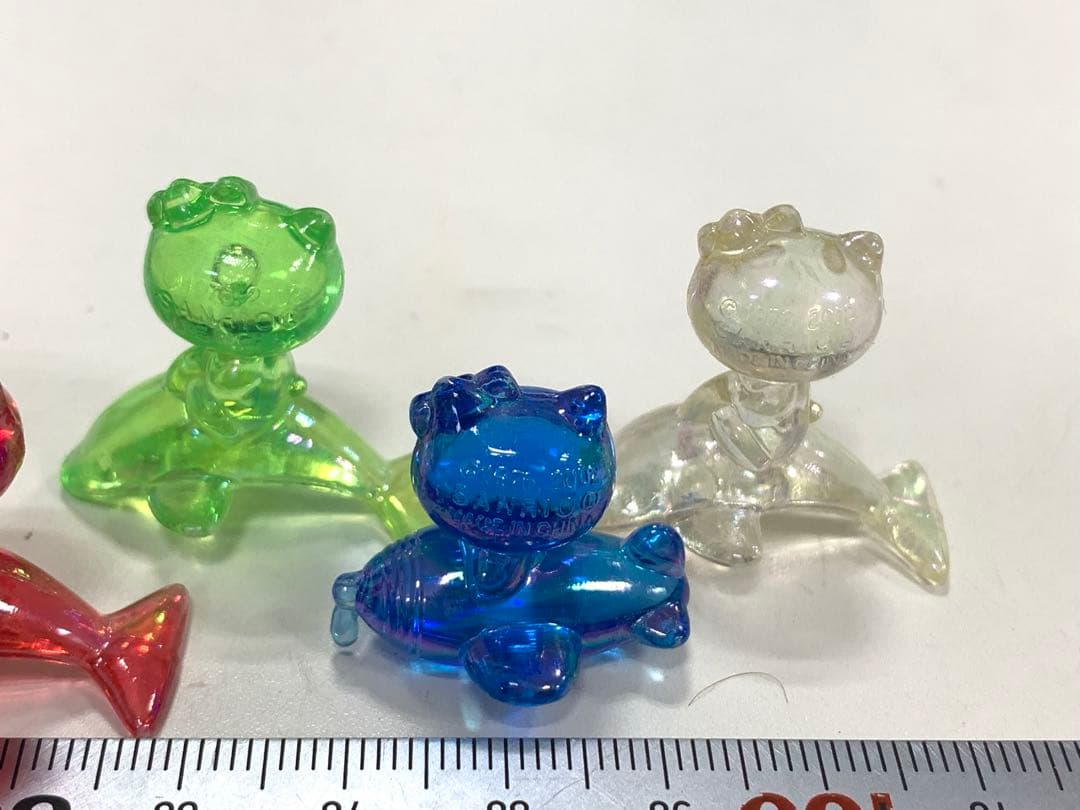 サンリオハローキティ　アクリルフィギュア　透明　ストラップ