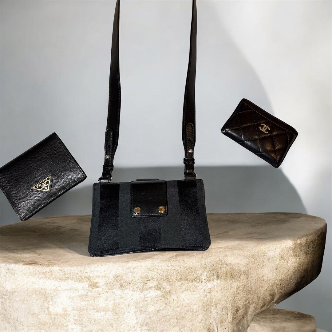 本日限定価格✨FENDI フェンディ 定価25万 ズッカレザーショルダー