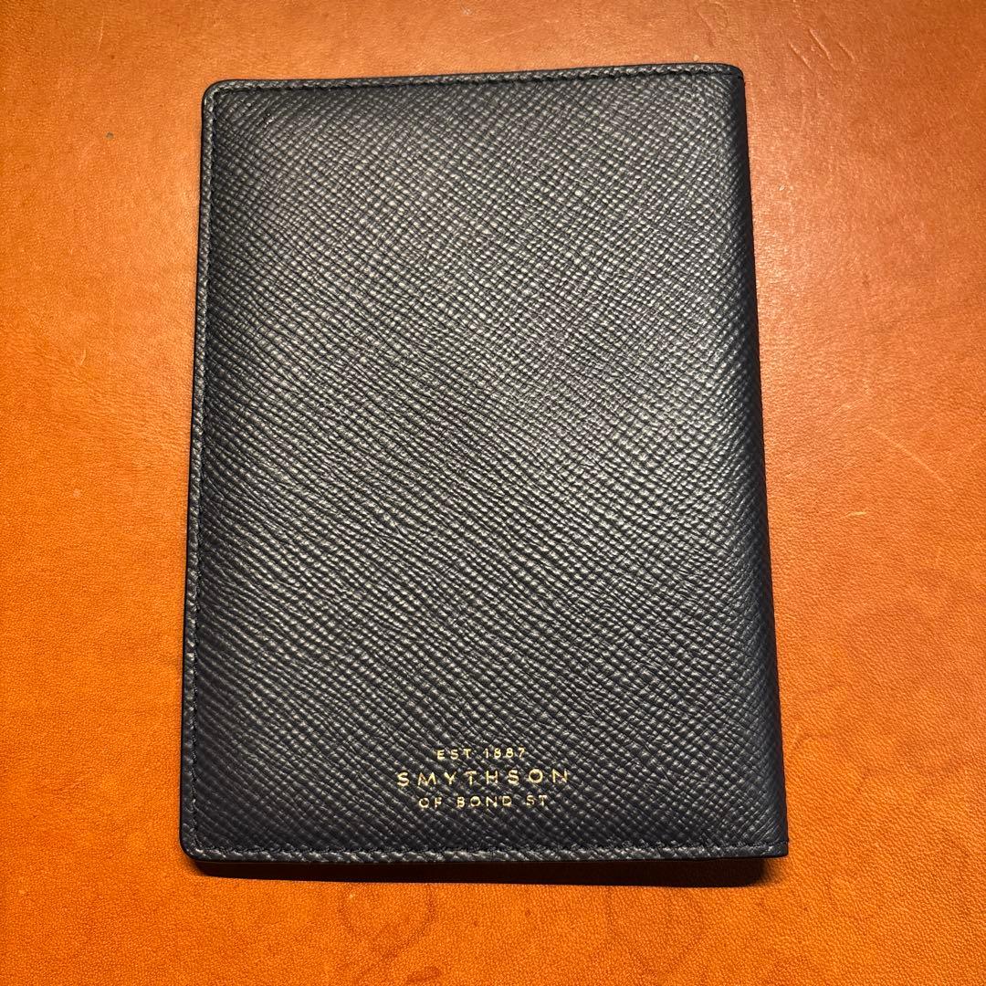 SMYTHSON 紺色パスポートケース