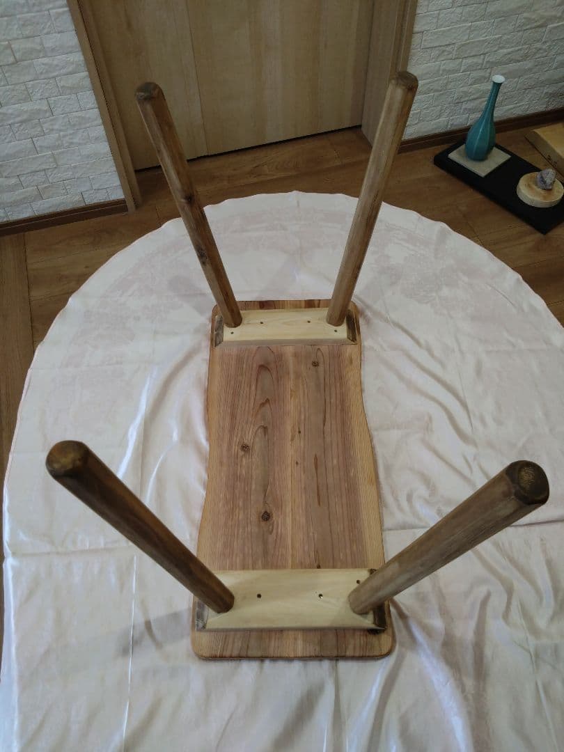 杉板のテーブル・檜の椅子セット　ねこさんになります❕