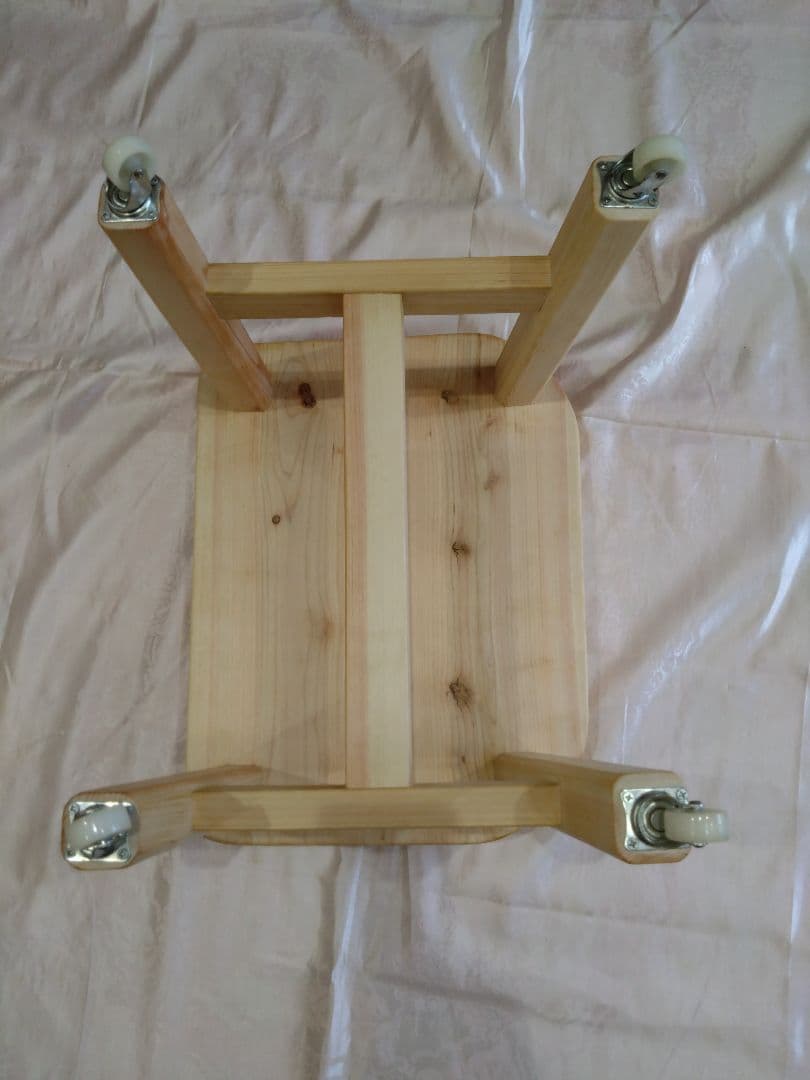 杉板のテーブル・檜の椅子セット　ねこさんになります❕