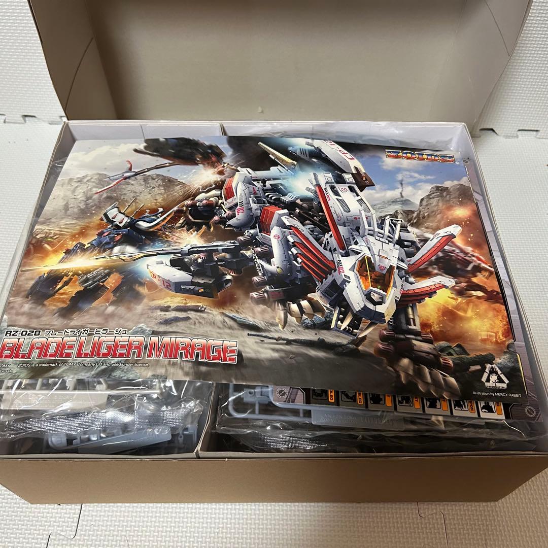 未組立 内袋未開封 ゾイド HMM ブレードライガー ミラージュ ポスター付属