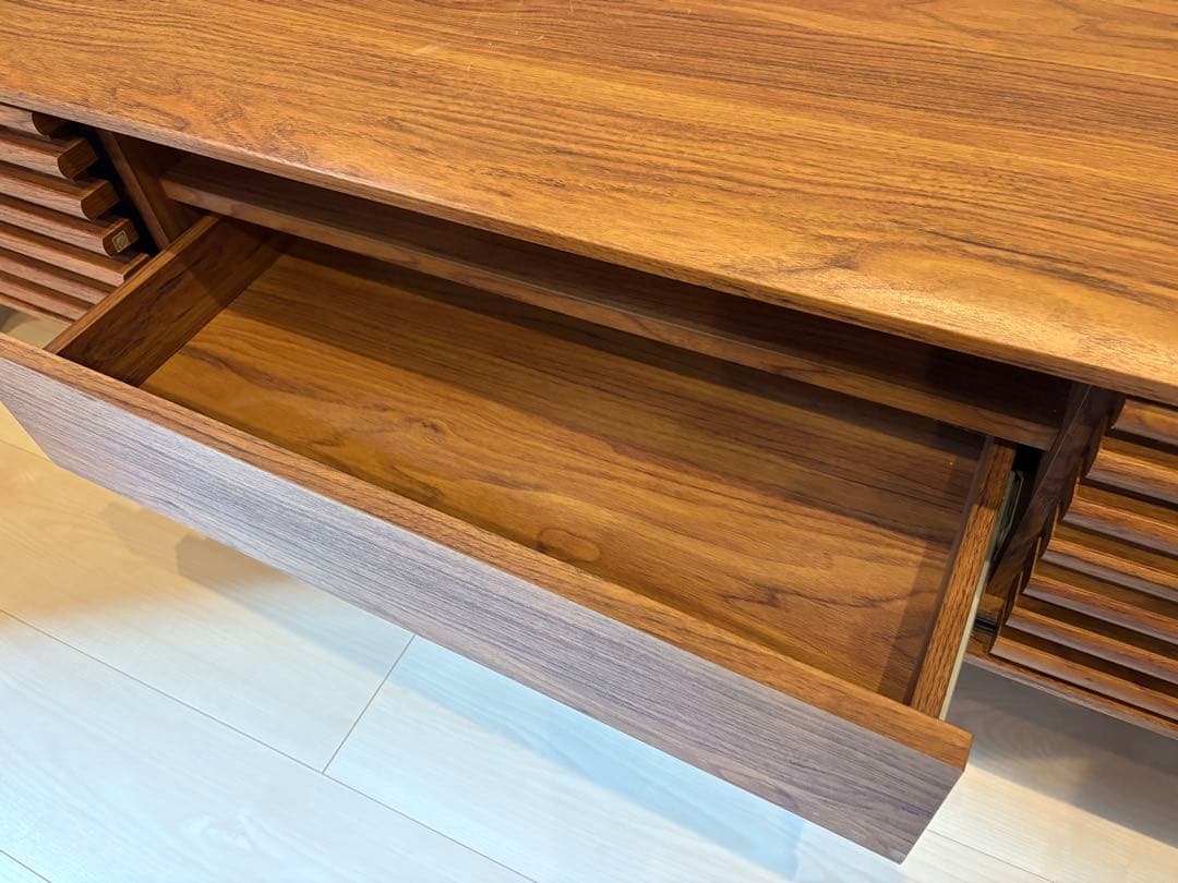 ウォールナット テレビ台（幅178cm×高さ43cm×奥行34cm)/