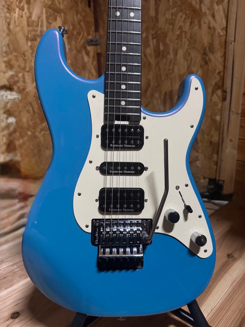 ベ*ト様 ハードロック　メタラー御用達 シャーベル　フロイドローズ付きストラト