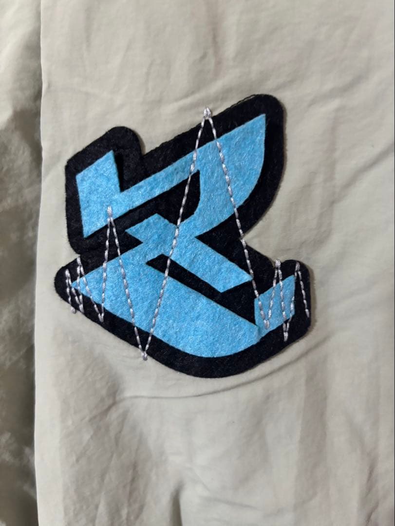 ずとまよ テクノプアジャケットライトグレーXL