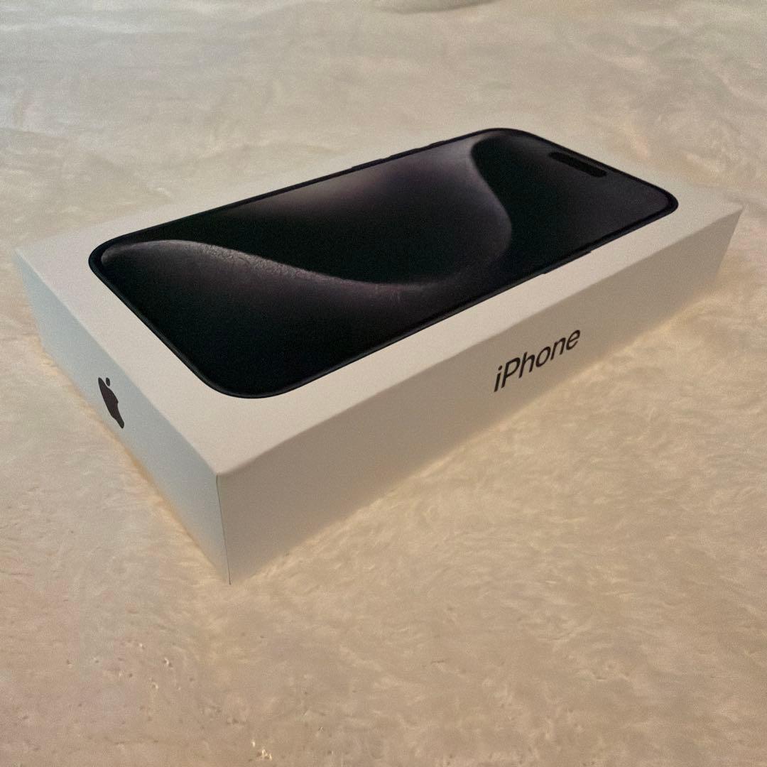 香港版 iPhone 15 Pro 128GB ブラックチタニウム
