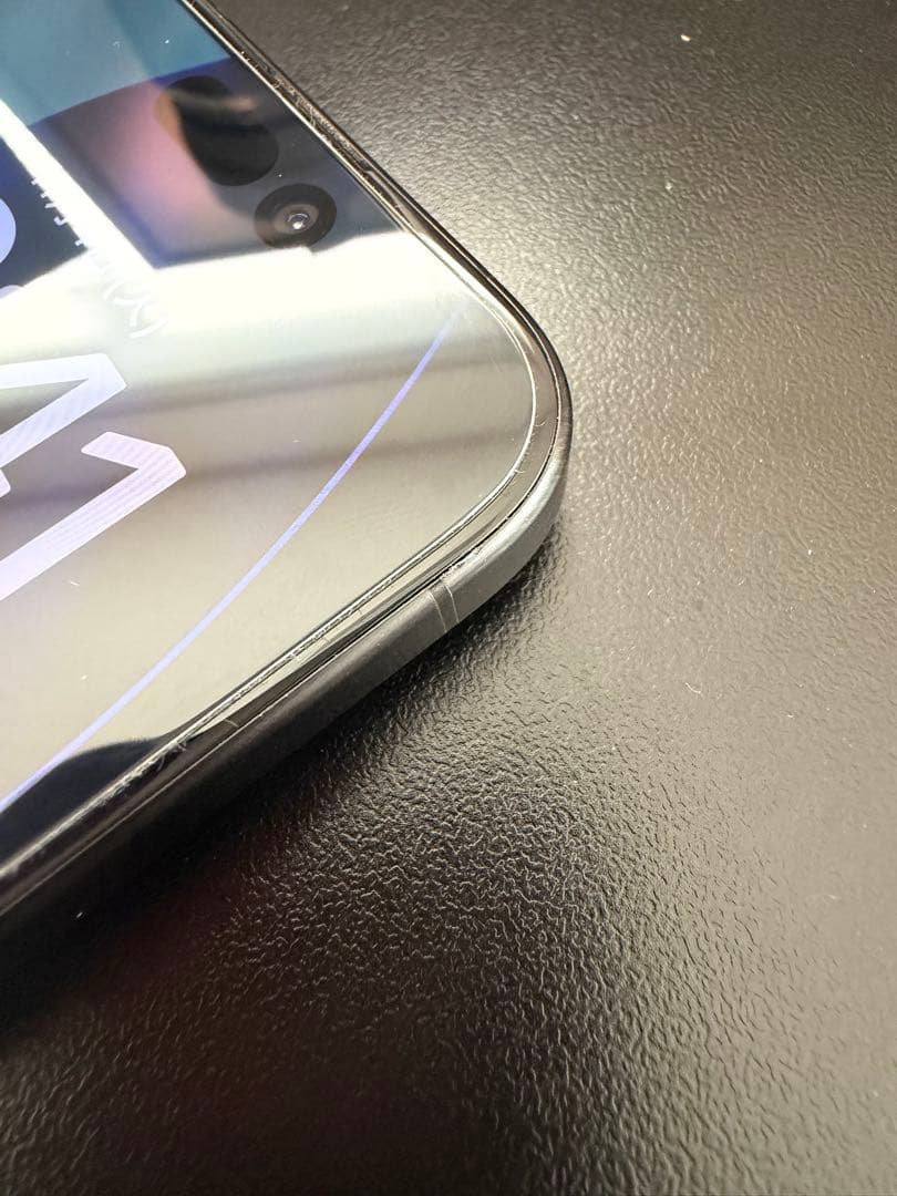 香港版 iPhone 15 Pro 128GB ブラックチタニウム