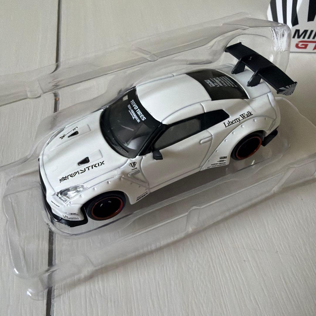 Liberty Walk LB Works Nissan GT-R ミニカー