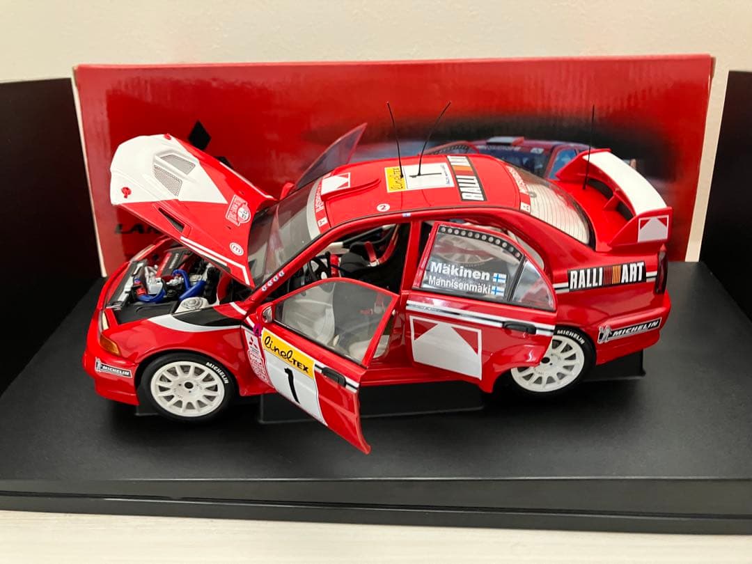 1/18 オートアート AUTOart 三菱 ランサーエボリューションWRC