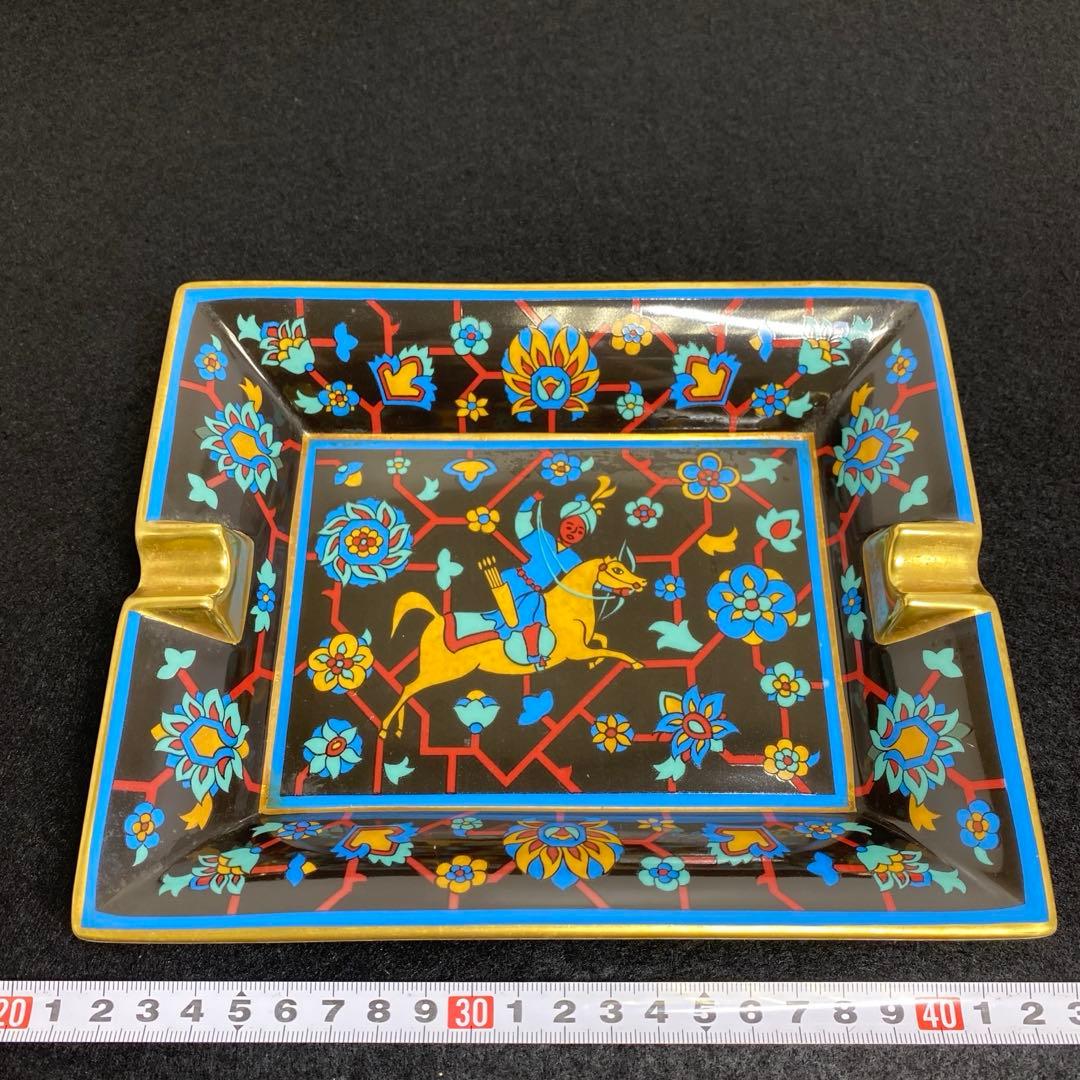 エルメス　金彩　黒地馬アッシュトレイ　トヒオ　東里7-1210☆1F