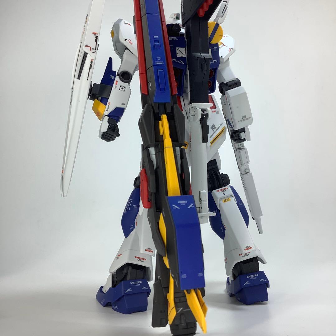ガンダムベース限定 EG RX-93ff νガンダムの塗装済完成品