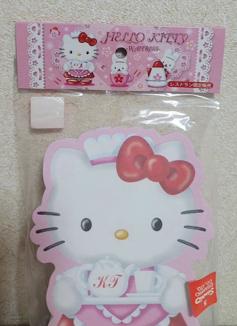 キティ メモ帳 メイド ウェイトレス 即購入可　レストラン限定　ダイカットメモ