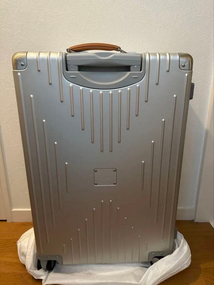 イノベータースーツケース70L アルミ