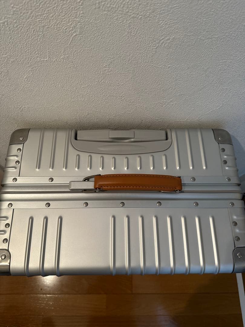 イノベータースーツケース70L アルミ