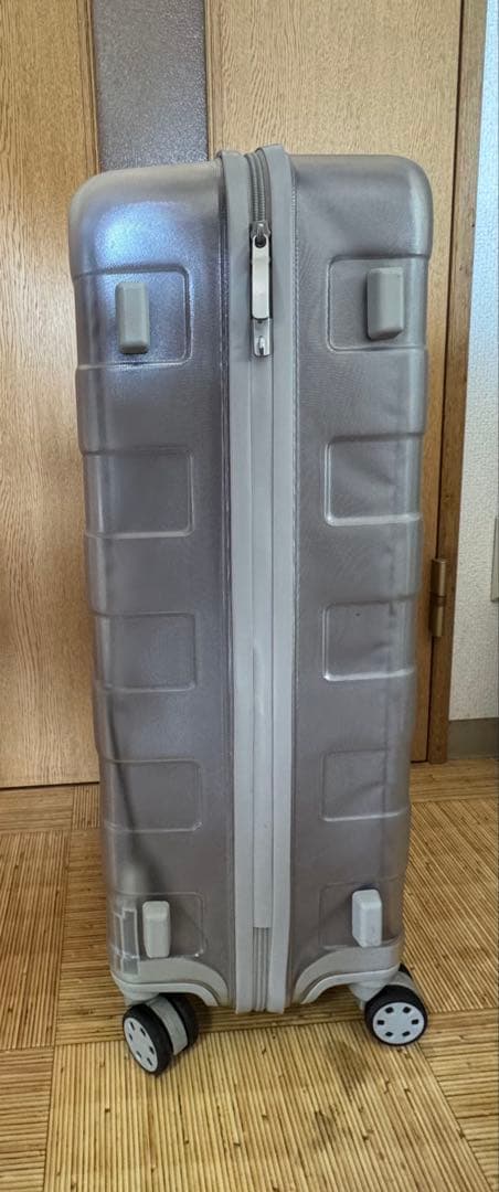 無印良品　透明　キャリーケース　銀座店限定