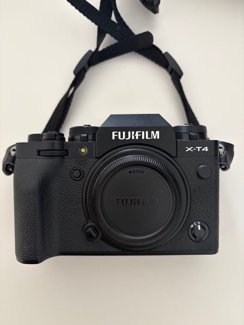【ほぼ新品】FUJIFILM X-T4 ミラーレス一眼 ブラック