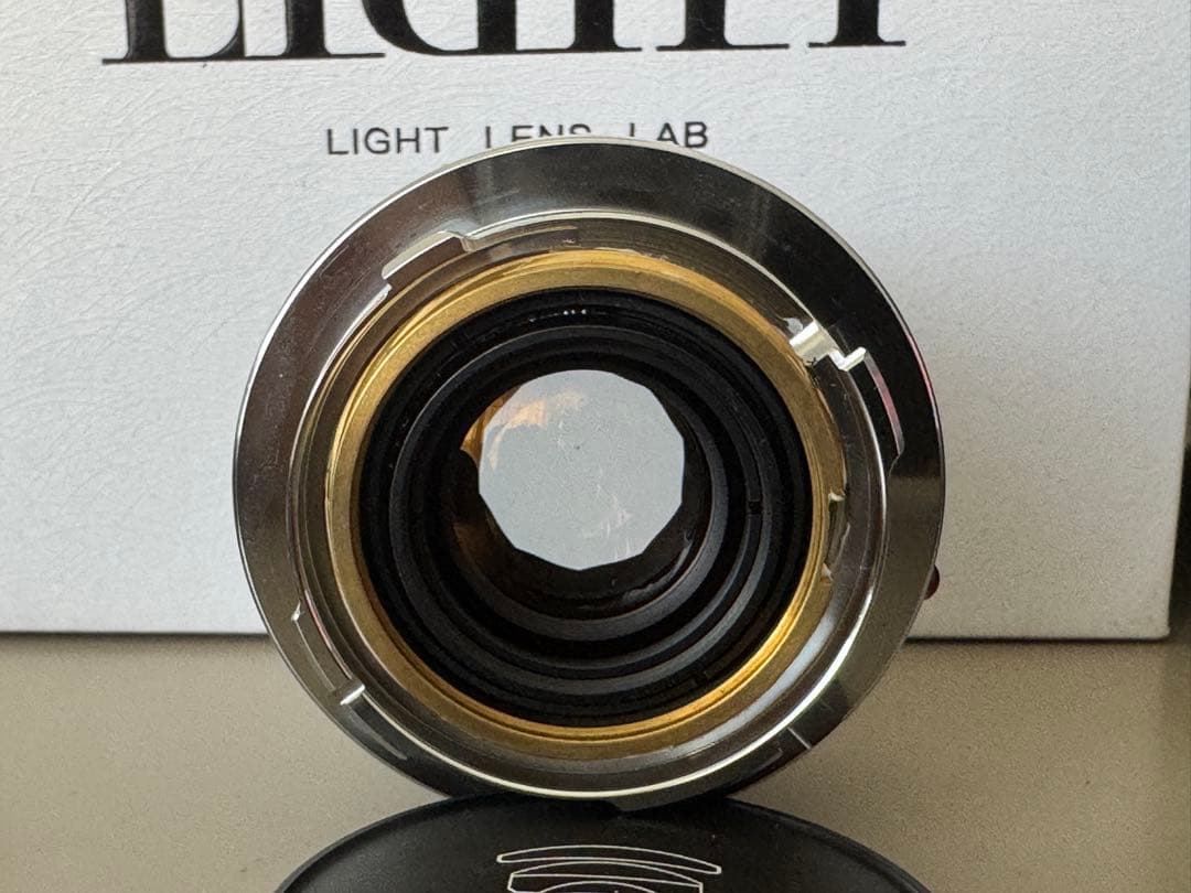 Light Lens Lab 35mm f/2 周八枚