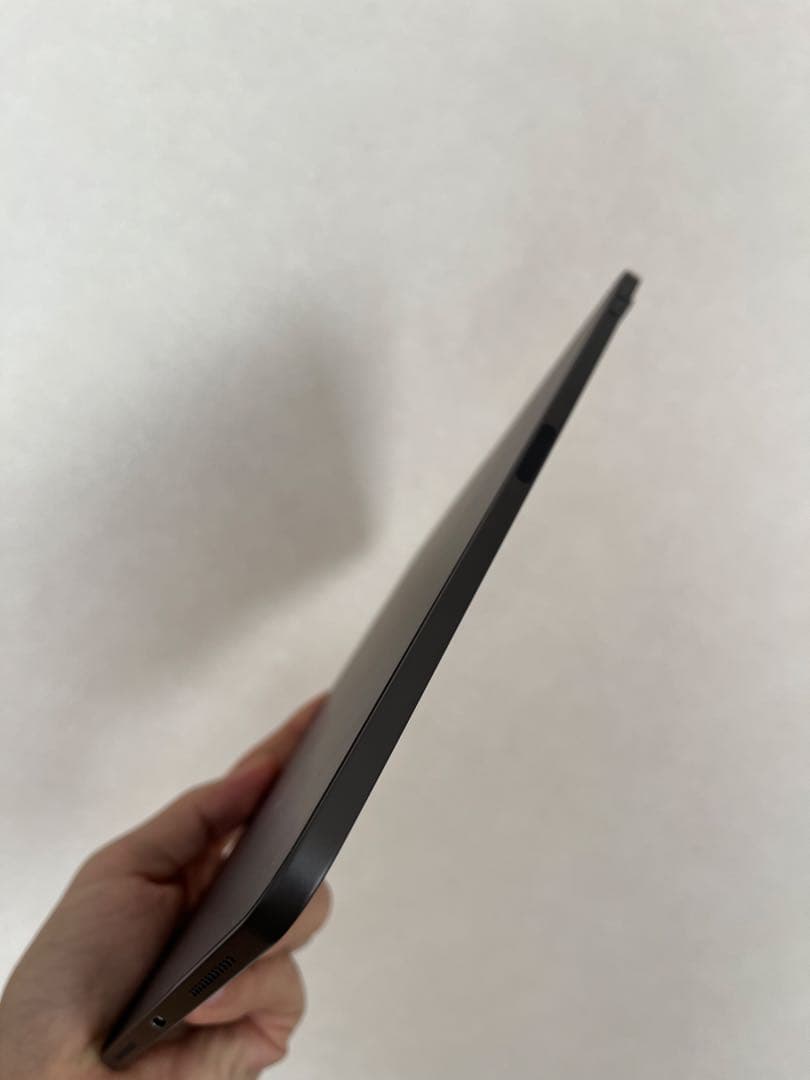 Apple iPad Air(第5世代) スペースグレー 本体