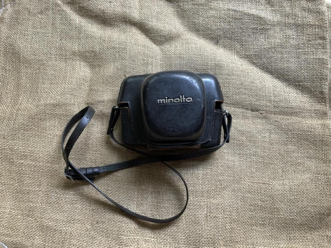 Minolta SR-7 一眼レフカメラとカメラケース