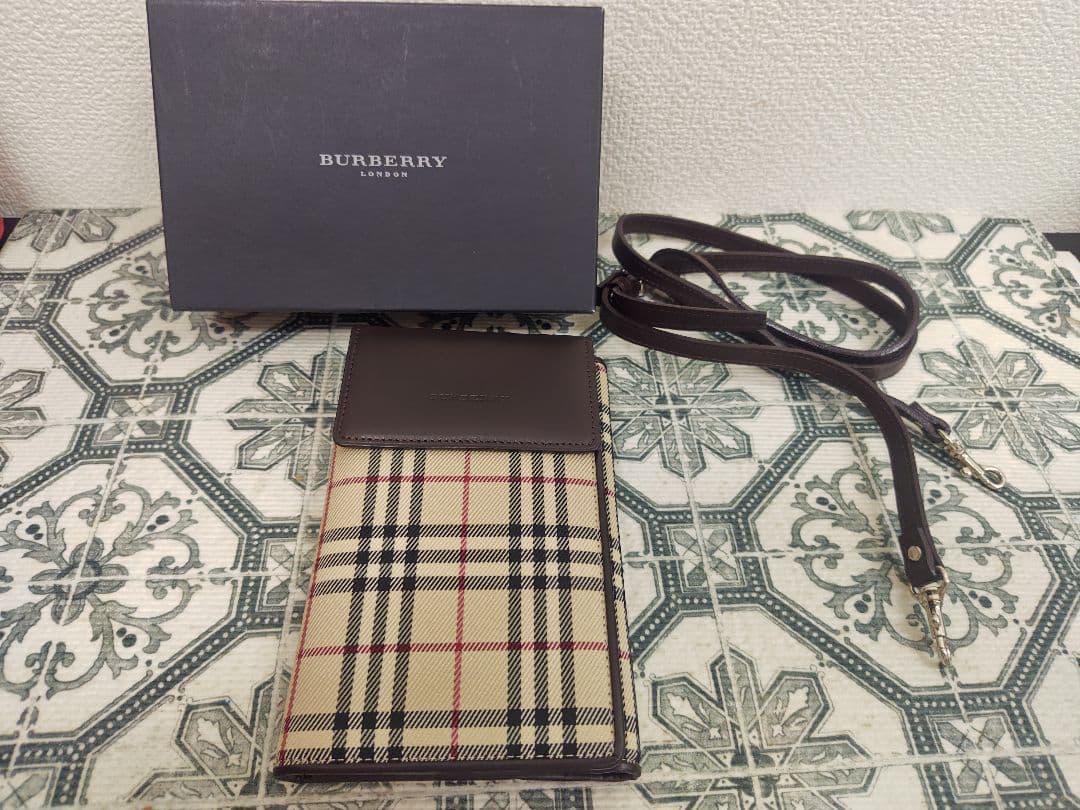 バーバリーショルダータイプの財布、BURBERRY