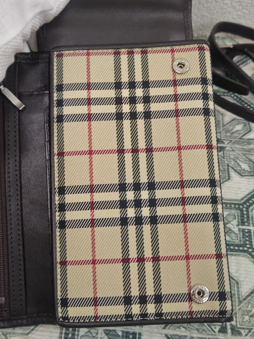 バーバリーショルダータイプの財布、BURBERRY