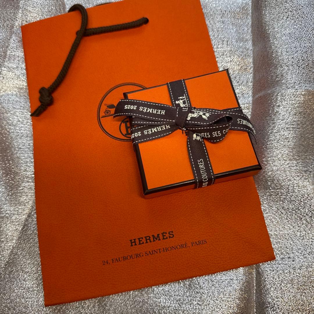 新品未使用エルメスブローチ シェーヌ・ダンクル　グレー系　ヴェール・ヴェロネーズ