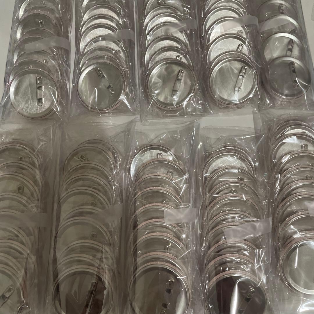 L39. 浦島坂田船 となりの坂田 缶バッジ 春ツ 彩 デフォ 2023