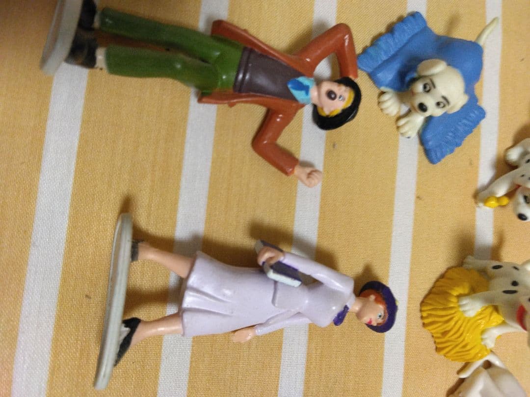 101ディズニーミニキャラ棚木箱ディスプレイ