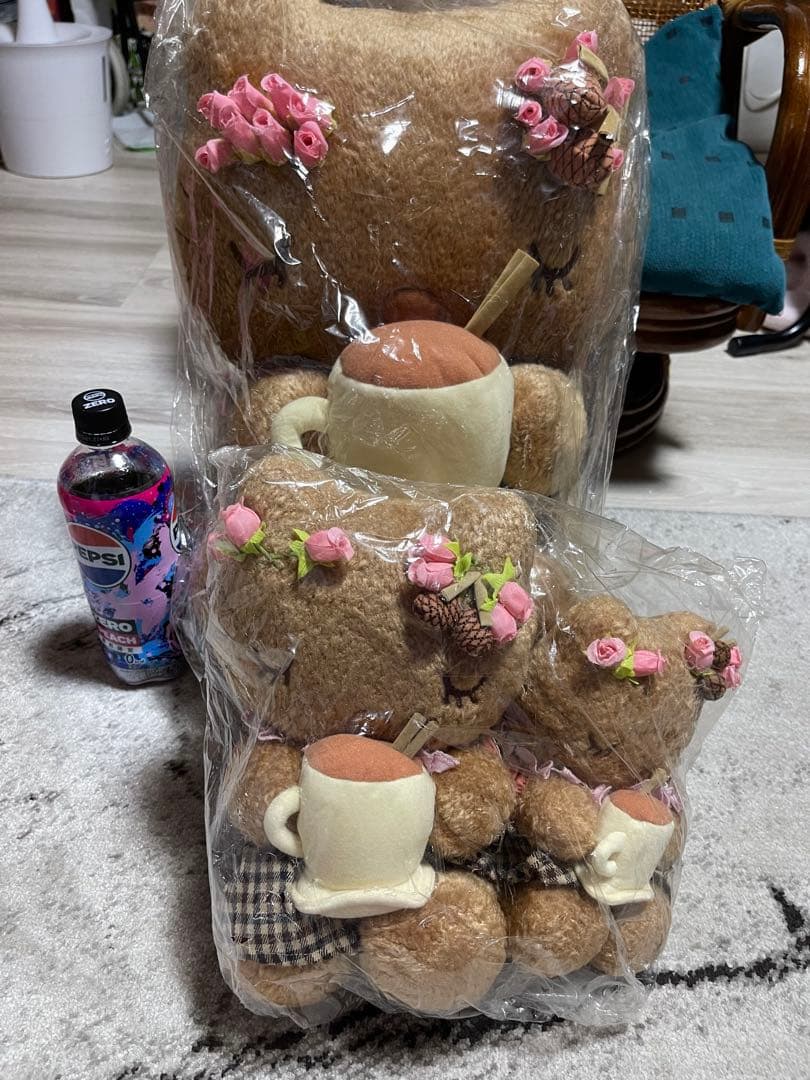 コーヒーカップ付きハローキティのぬいぐるみ3体セット