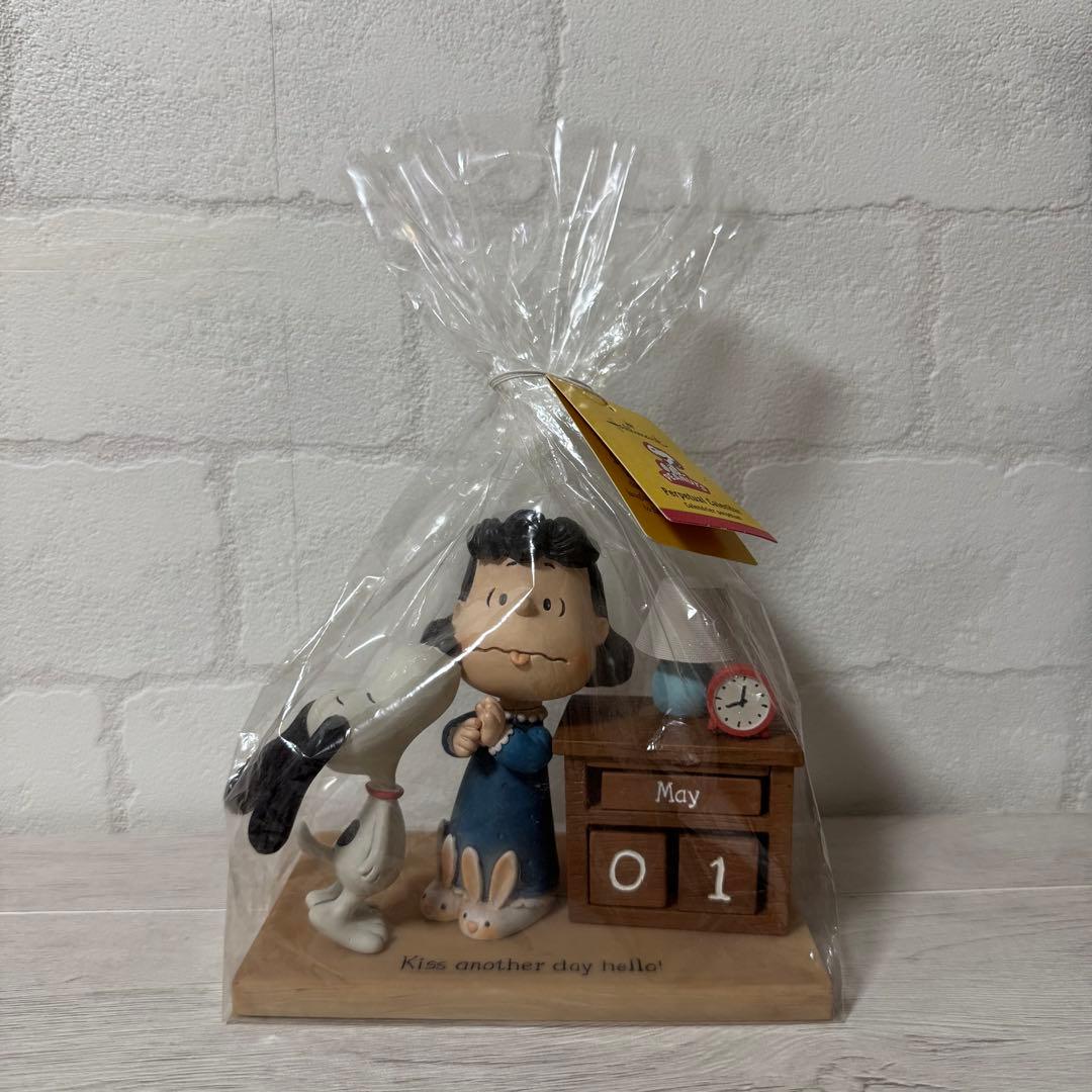 スヌーピー ルーシー フィギュア 万年カレンダー ホールマーク