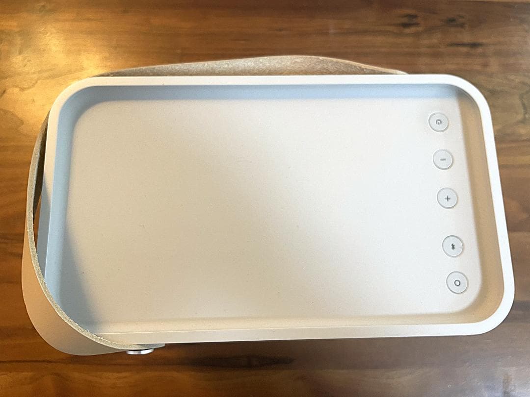 B&O ワイヤレススピーカー ホワイト