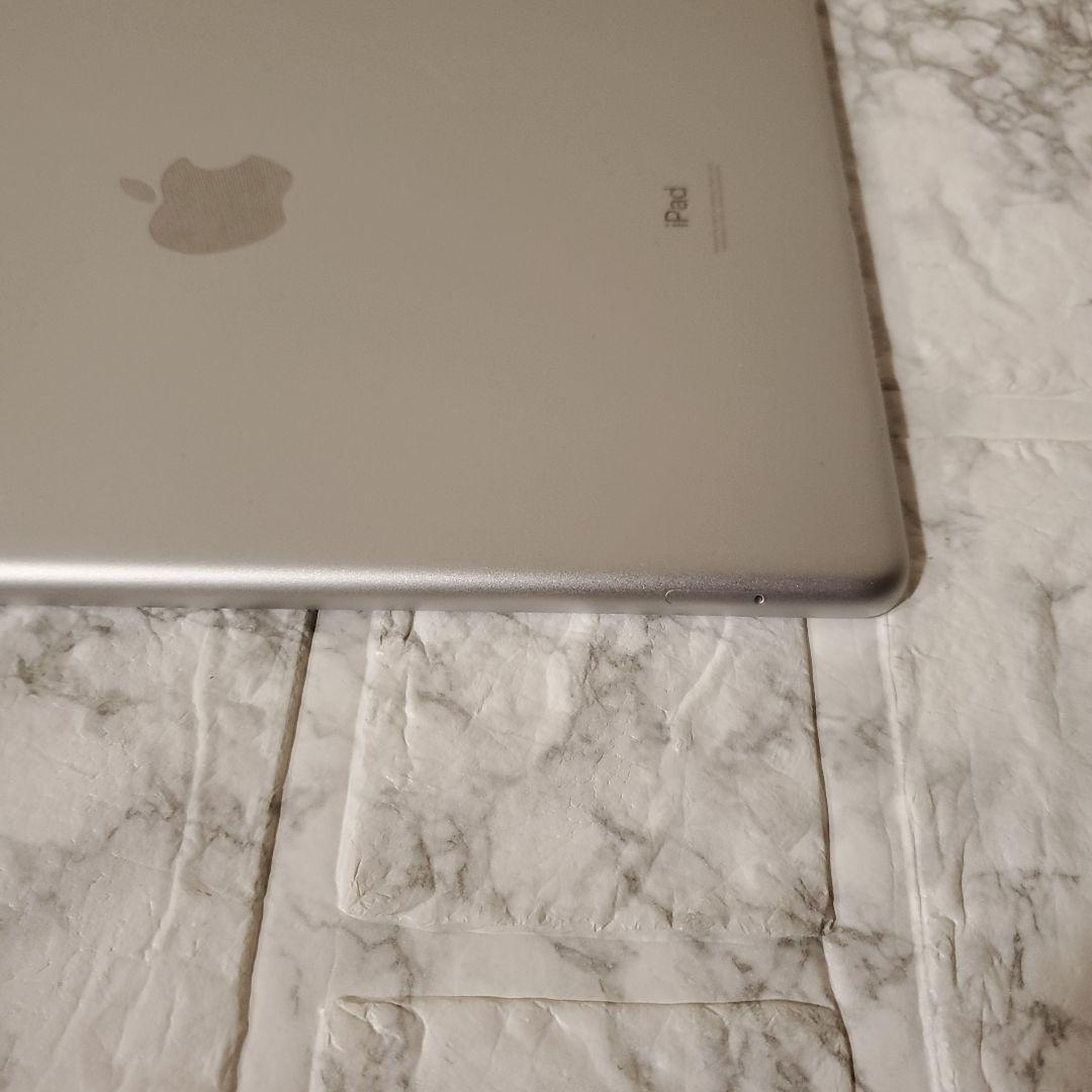 248 iPad 7世代 128GB SIMフリー シルバー