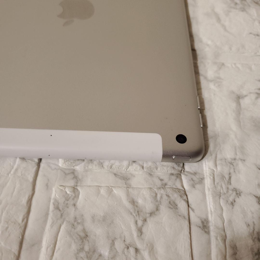 248 iPad 7世代 128GB SIMフリー シルバー