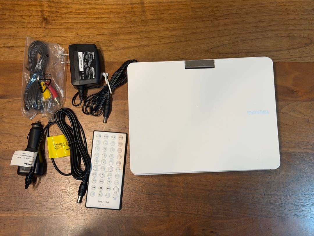 東芝 ポータブルDVDプレーヤー SD-P910S