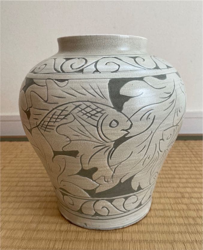 金魚の絵柄の花瓶